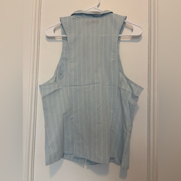 NWT Urban Outfitters Button-Down Shirt - Size Large - Picture 4 of 4